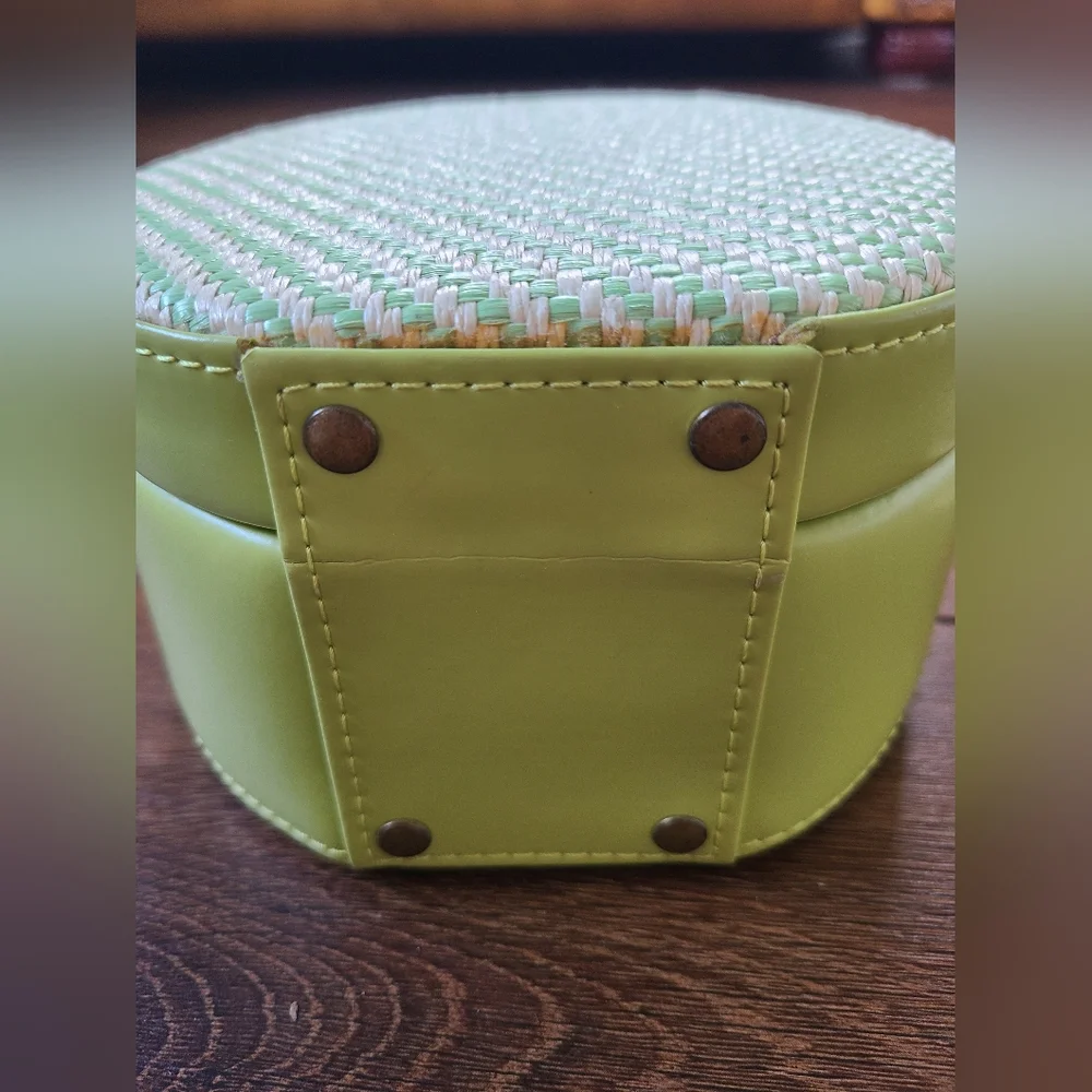 Vintage Mint Green Jewelry Travel Organizer Case with lock and key